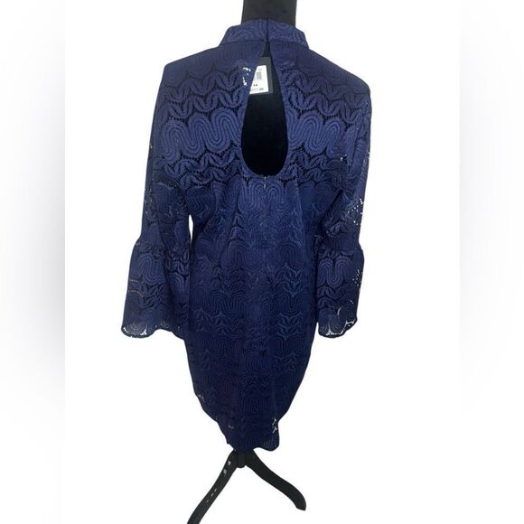 NWT TRINA TURK STUNNING LACE BELL SLEEVE NAVY COCKTAIL DRESS WOMENS SIZE 14 - Picture 7 of 10